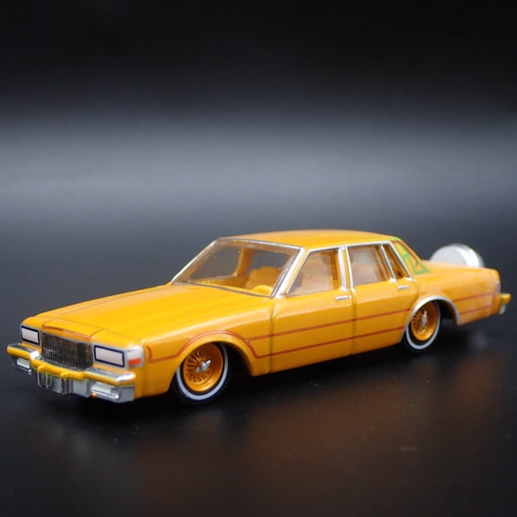 Open Box 1990 90 CHEVY CHEVROLET CAPRICE CLASSIC LOWRIDER 1/64 SCALE DIECAST MODEL CAR