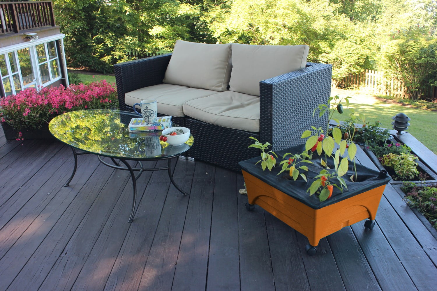 City Picker Patio Grow Box – Raised Bed with Self-Watering, Improved Aeration, Mobile Casters – Hunter Green