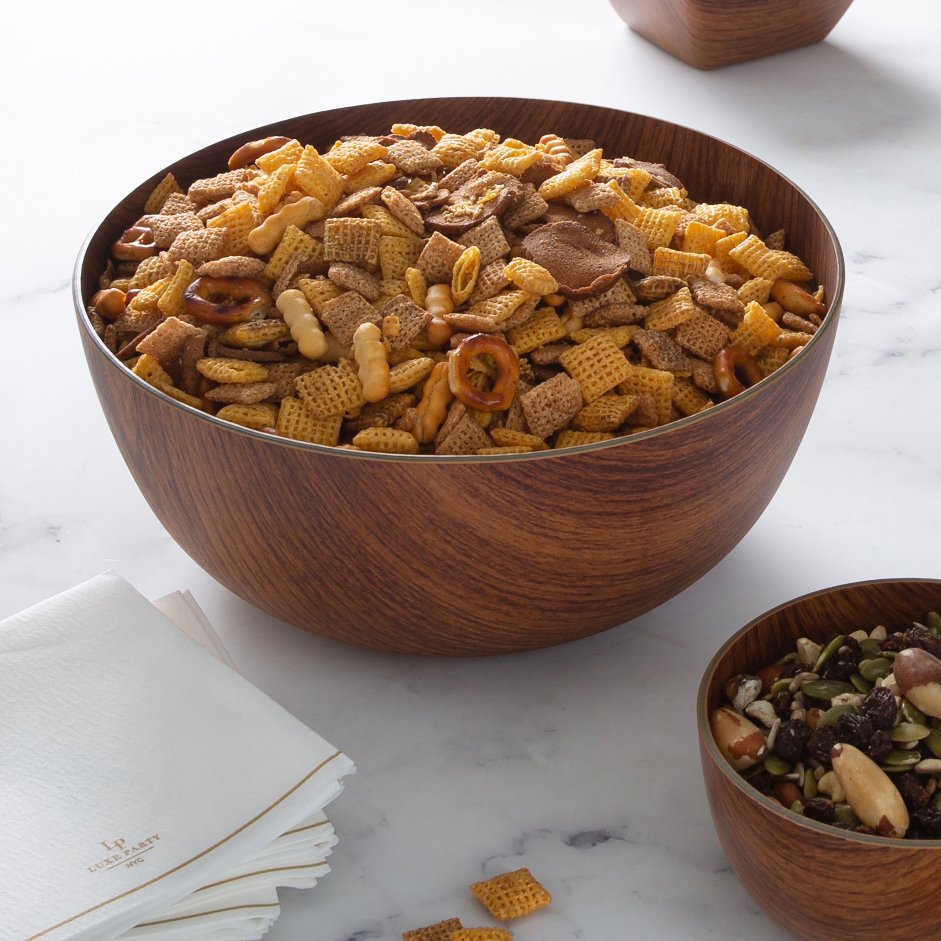 Luxe Party Mahogany Collection Large 9 inch Round Serving Bowl