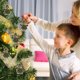 thumbnail image 5 of Divertida Decoración Navideña Colgante Decorativo De Gato Acrílico Divertido Colgante De Árbol De Navidad Colgante De Coche Adornos 2025 (Plano 2D), 5 of 8