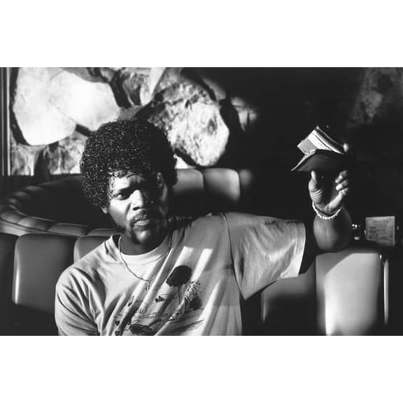 Samuel L. Jackson in Pulp Fiction 24x36 Poster classic diner scene with wallet