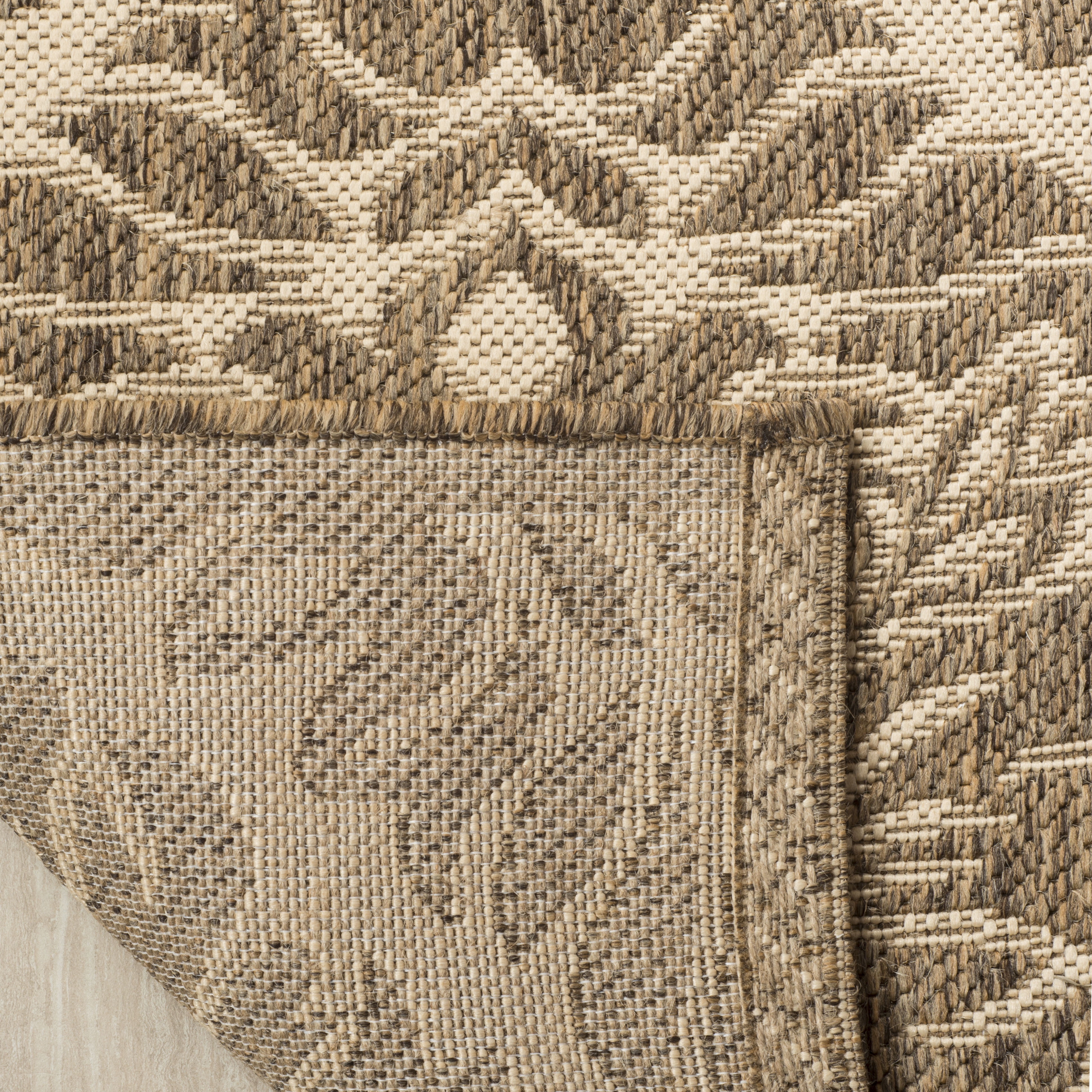 SAFAVIEH Linden Bryony Geometric Indoor/Outdoor Area Rug, Cream/Beige, 6'7" x 6'7" Round