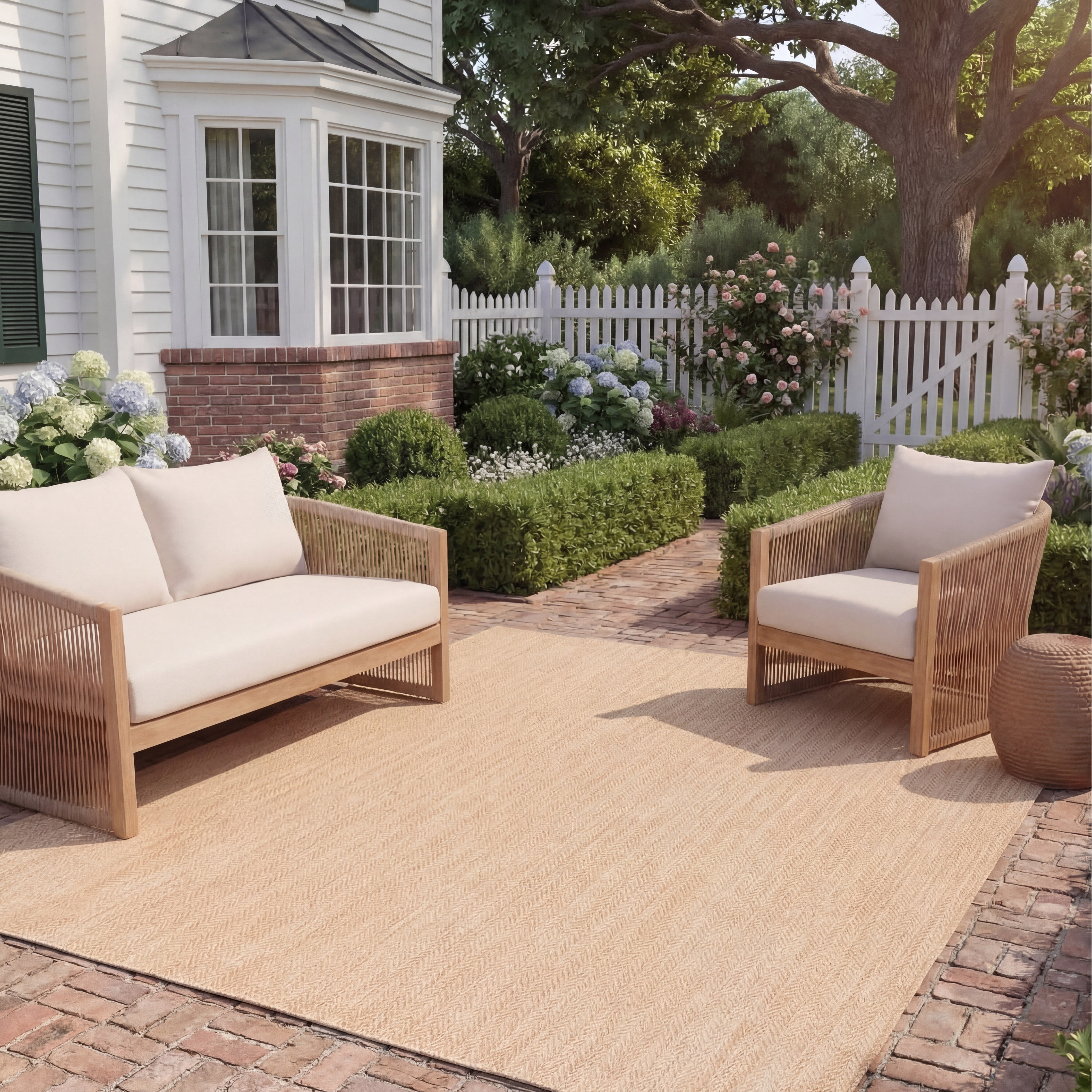 SAFAVIEH Courtyard Blazhe Chevron Indoor/Outdoor Area Rug, Natural/Cream, 10' x 14'