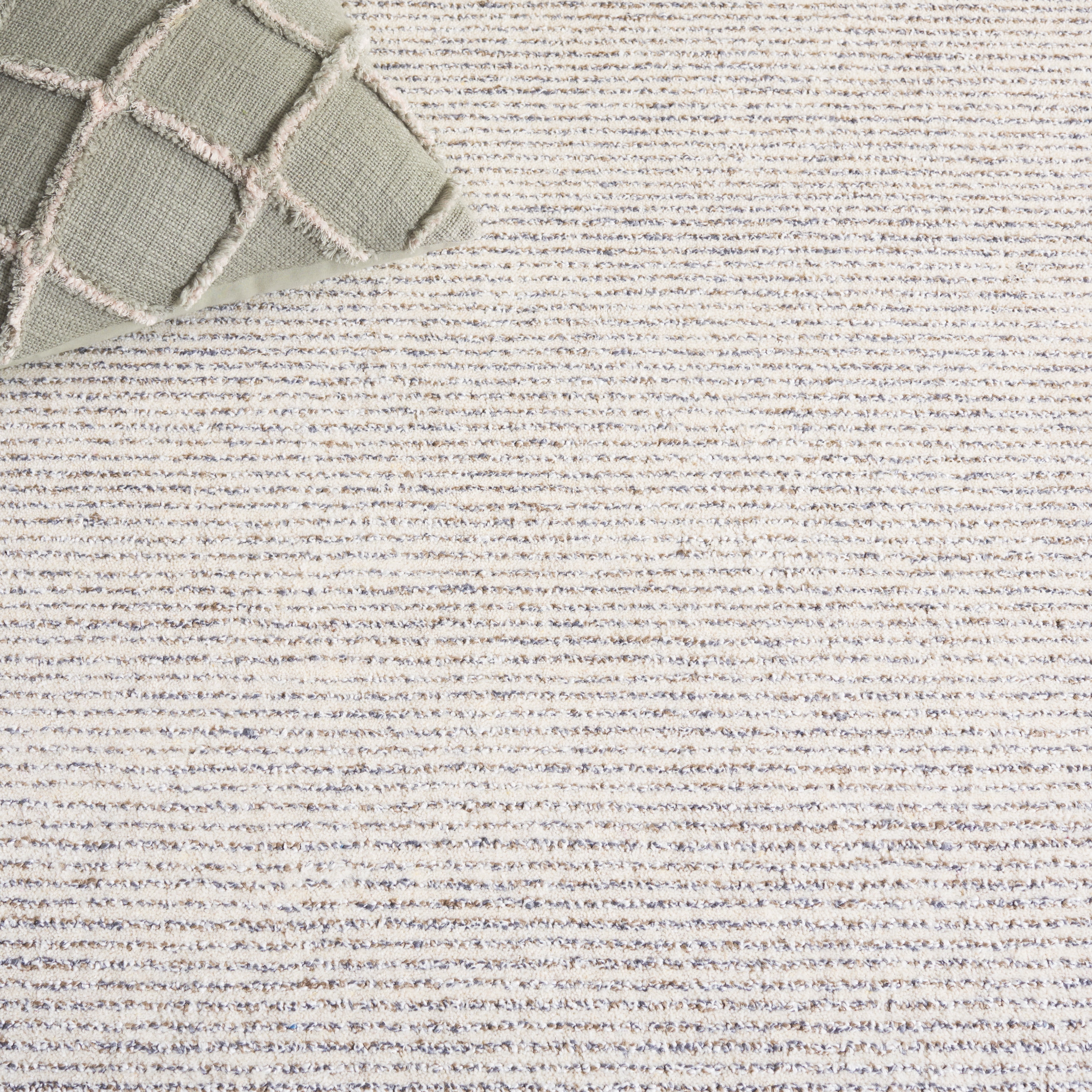 SAFAVIEH Abstract Rumen Solid Color Area Rug, Silver/Taupe, 6' x 6' Round