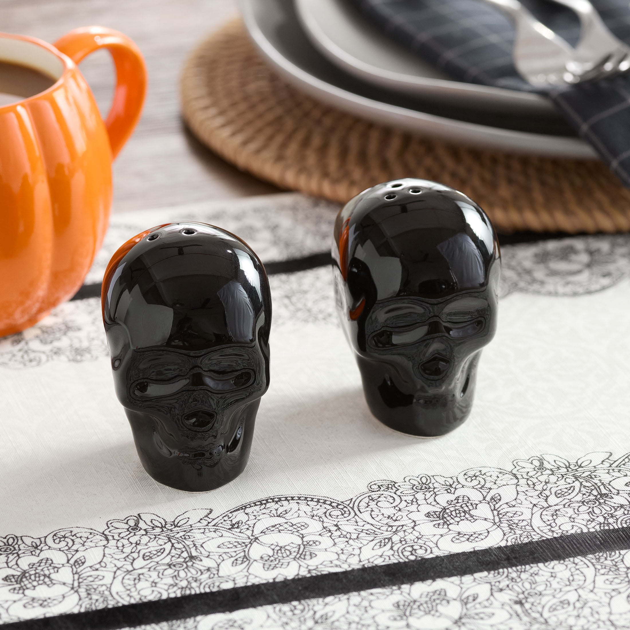Way to Celebrate Black Skull-Shaped Glazed Ceramic Salt & Pepper Shaker Set