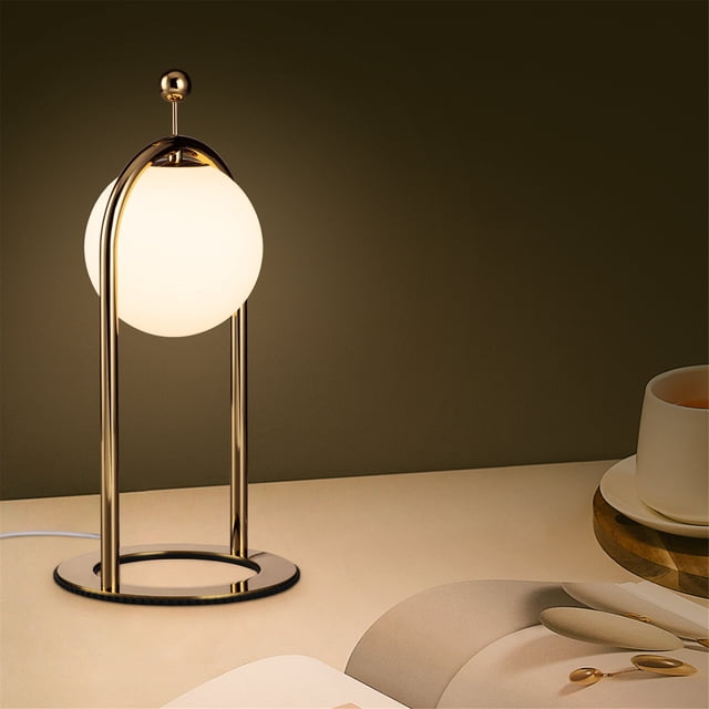 Tubicen Lampe de Table Moderne en Forme de Globe en Verre, Lampe de Bureau à DEL Intégrée 5 W à Intensité Réglable avec Interrupteur Tactile, Lampe de Chevet pour Chambre à Brancher USB, Luminosité à 4 Niveaux, Lampe de Table Ronde en Boule de Verre, Laiton
