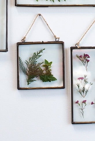 Set of 6 Mini Hanging Metal Frames 