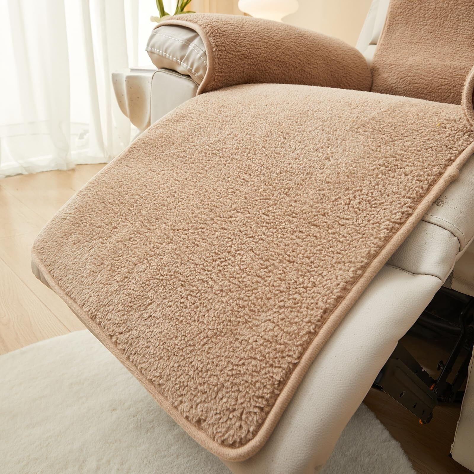 Recliner Chair Covers Fleece Soft Warm Sofa Slipcover Furniture Protector Non-Slip Washable Reclining Chair Cover for Kids, Pets