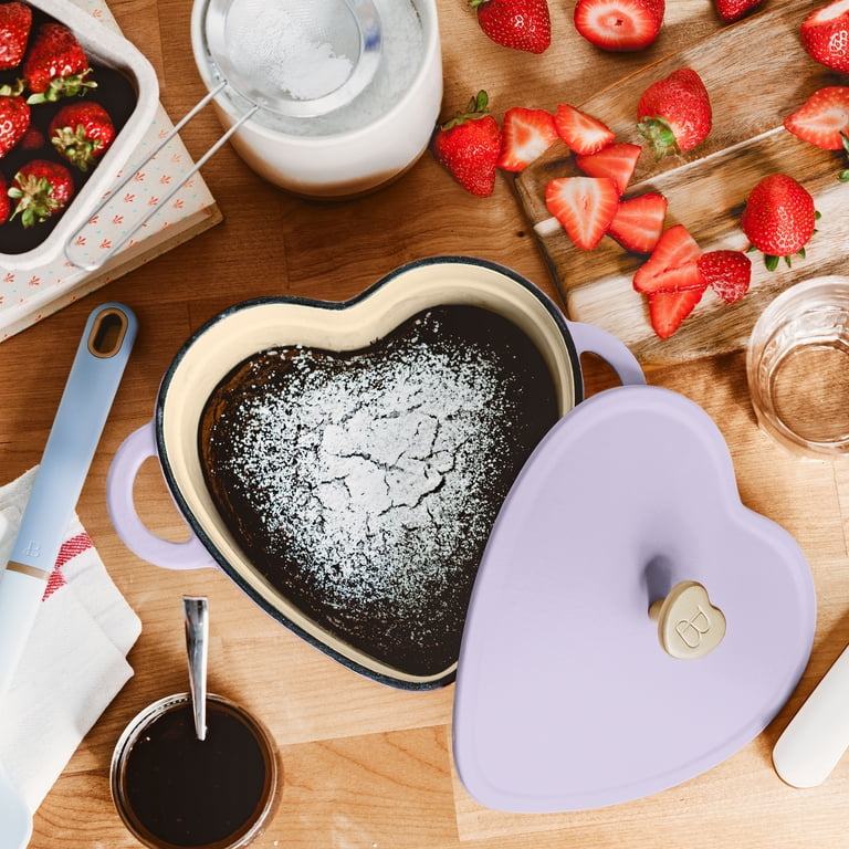 Free Shipping! Beautiful 2Qt Cast Iron Heart Dutch Oven Lavender