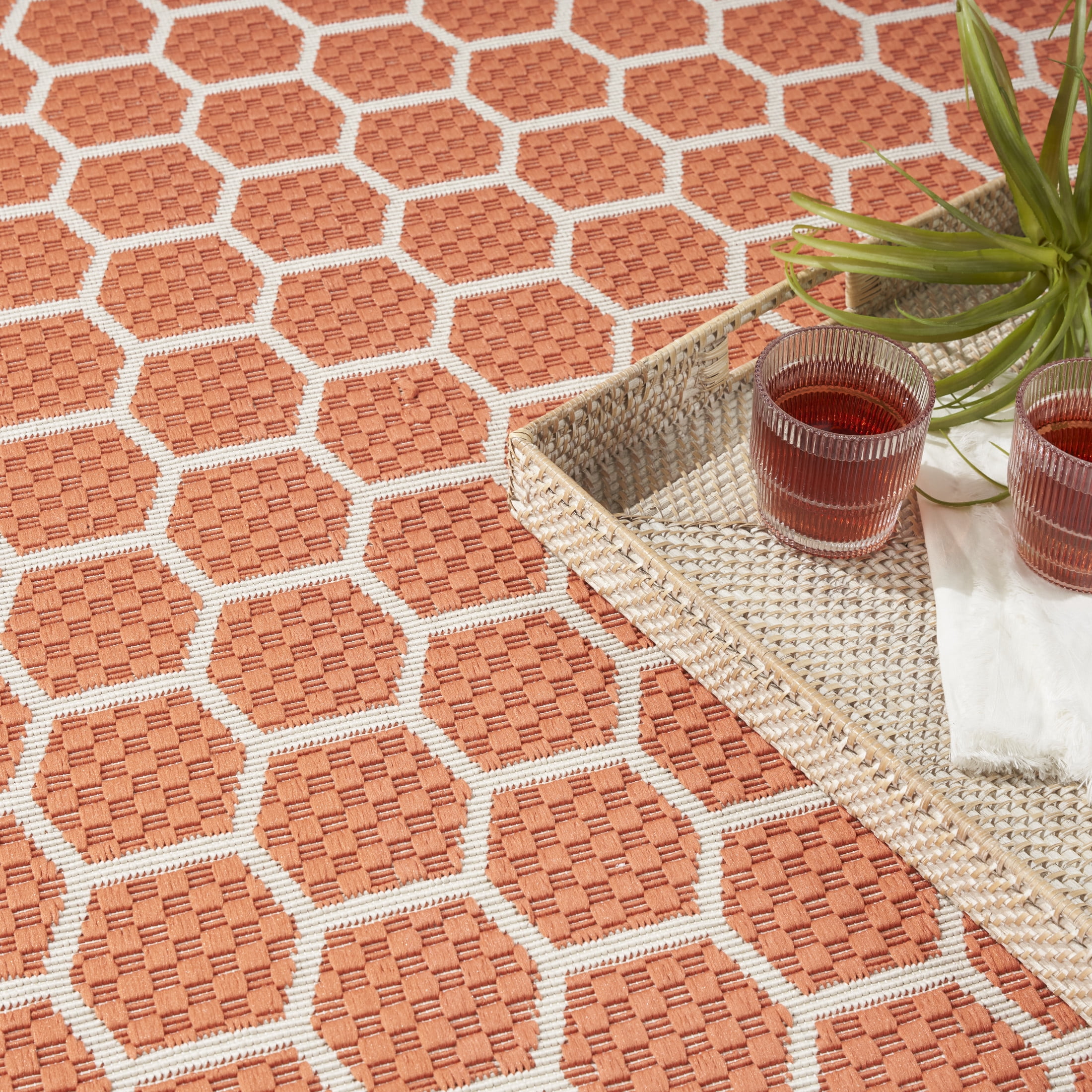 Nourison Twist Reversible 4' x 6' Coral Modern Rug