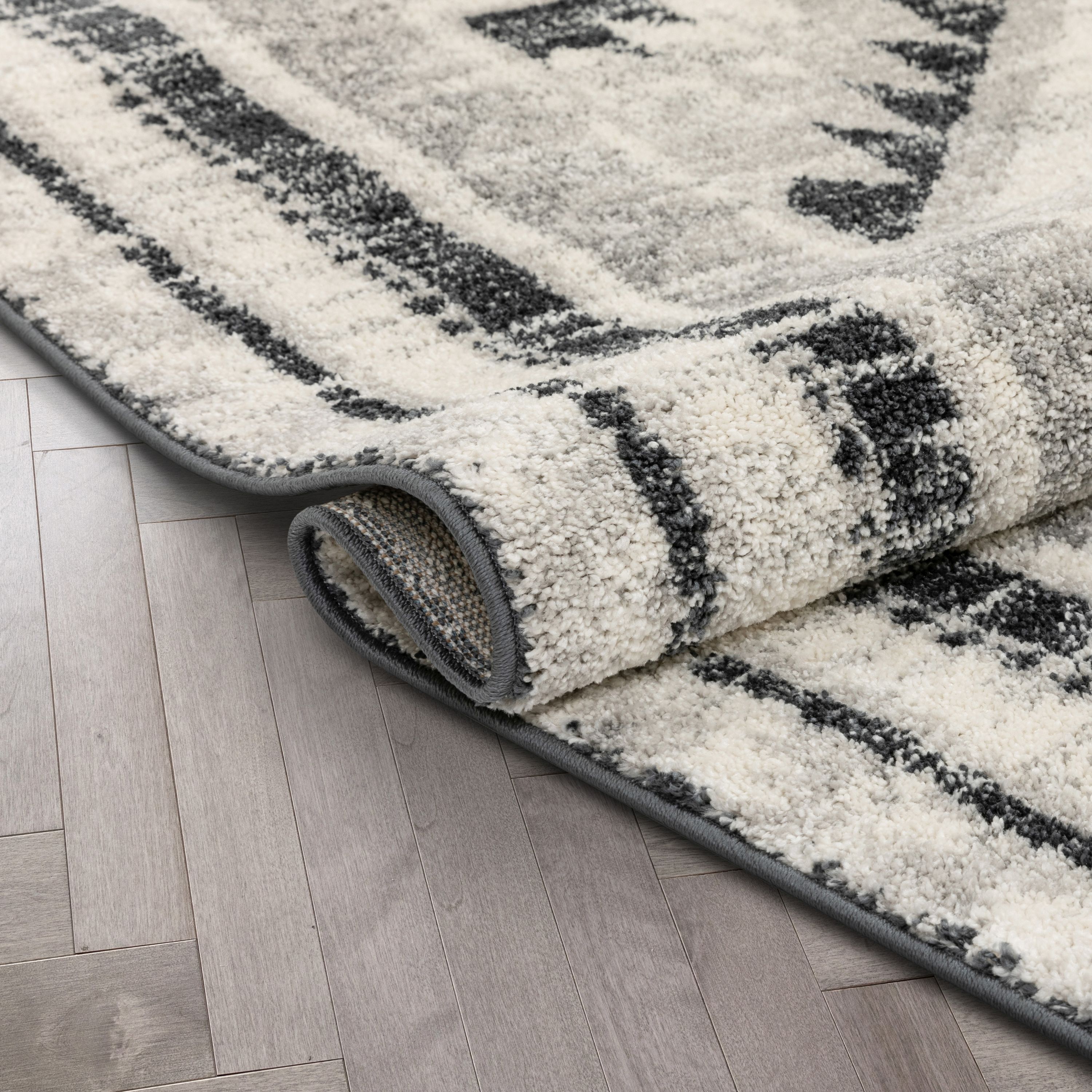 Well Woven Malfi Pisa Grey Aztec Tribal Southwestern 5'3" x 7'3" Distressed Area Rug