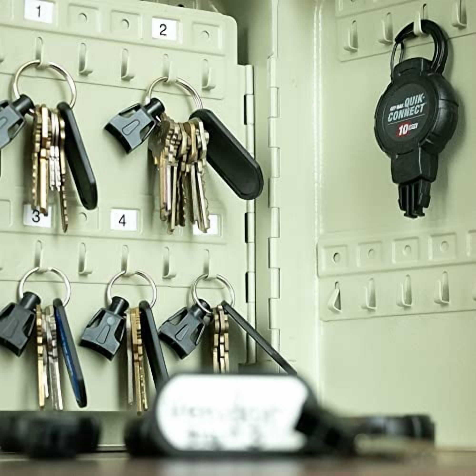 KEY-BAK Polycarbonate Retractable Keychain with Belt Clip-Upto 6 Keys Capacity(Standard)