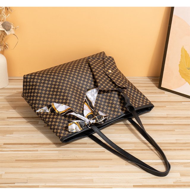 The Trendy Ladies Handbag Fashionable Diamond Pattern Embroidered Large Capacity Tote Scarf Mother Bag Ladies Hand Bags