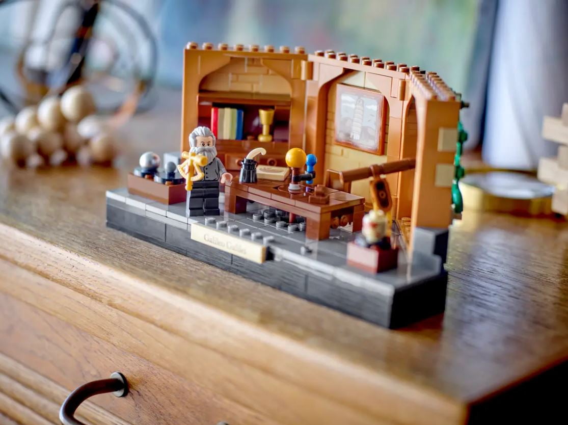 LEGO Ideas Tribute to Galileo Galilei GWP Set (40595)