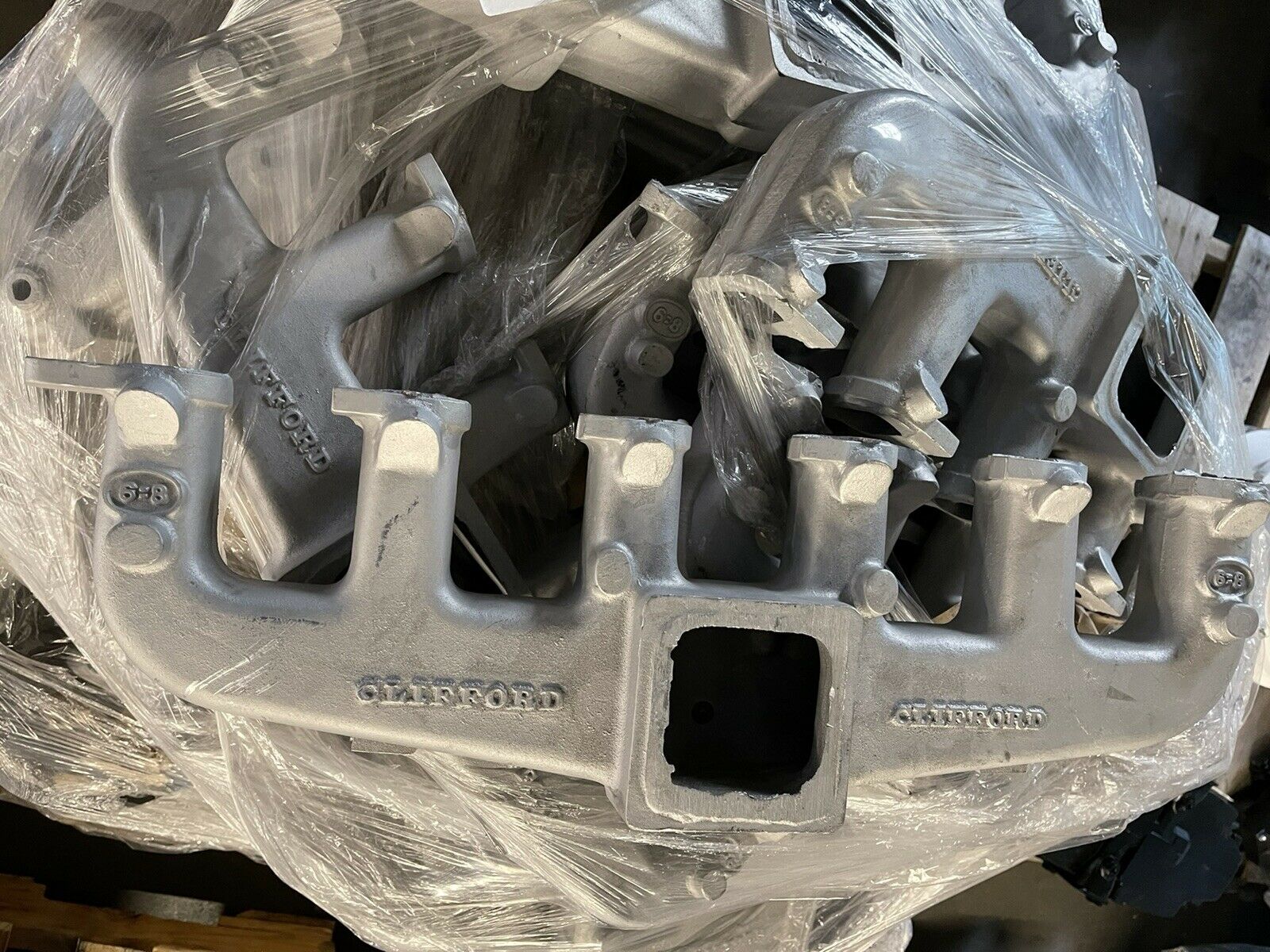 NEW CLIFFORD INTAKE MANIFOLD 240 300 FORD 6 CYL F4502 **FREE SHIPPING