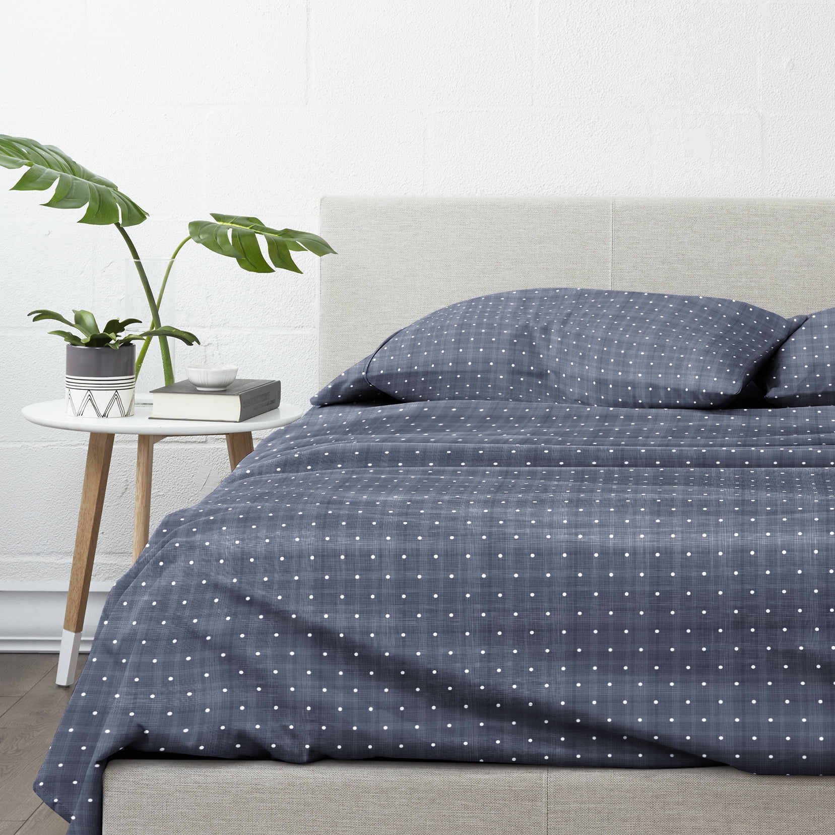Noble Linens 4 Piece Pattern Microfiber Bed Sheets Set, Navy Polka Dot, California King