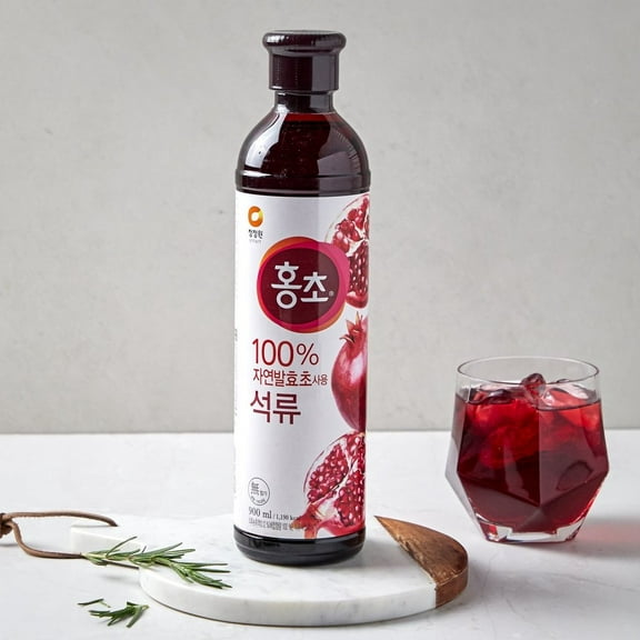 [Pack of 2] Daesang Hongcho Fruit Vinegar Pomogranate 900ml - A well-being vinegar drink made by blending of fermented vinegar and fruit concentrates