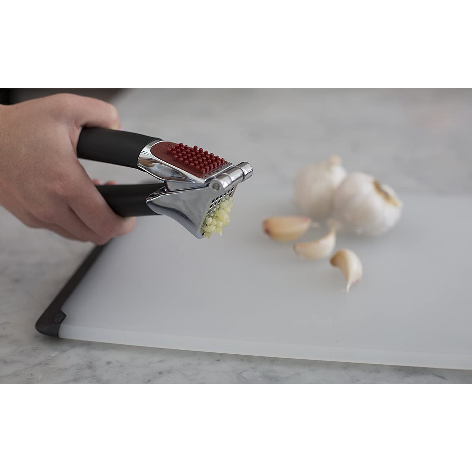 Shoppers Say This Oxo Garlic Press Is Surprisingly Easy to Clean