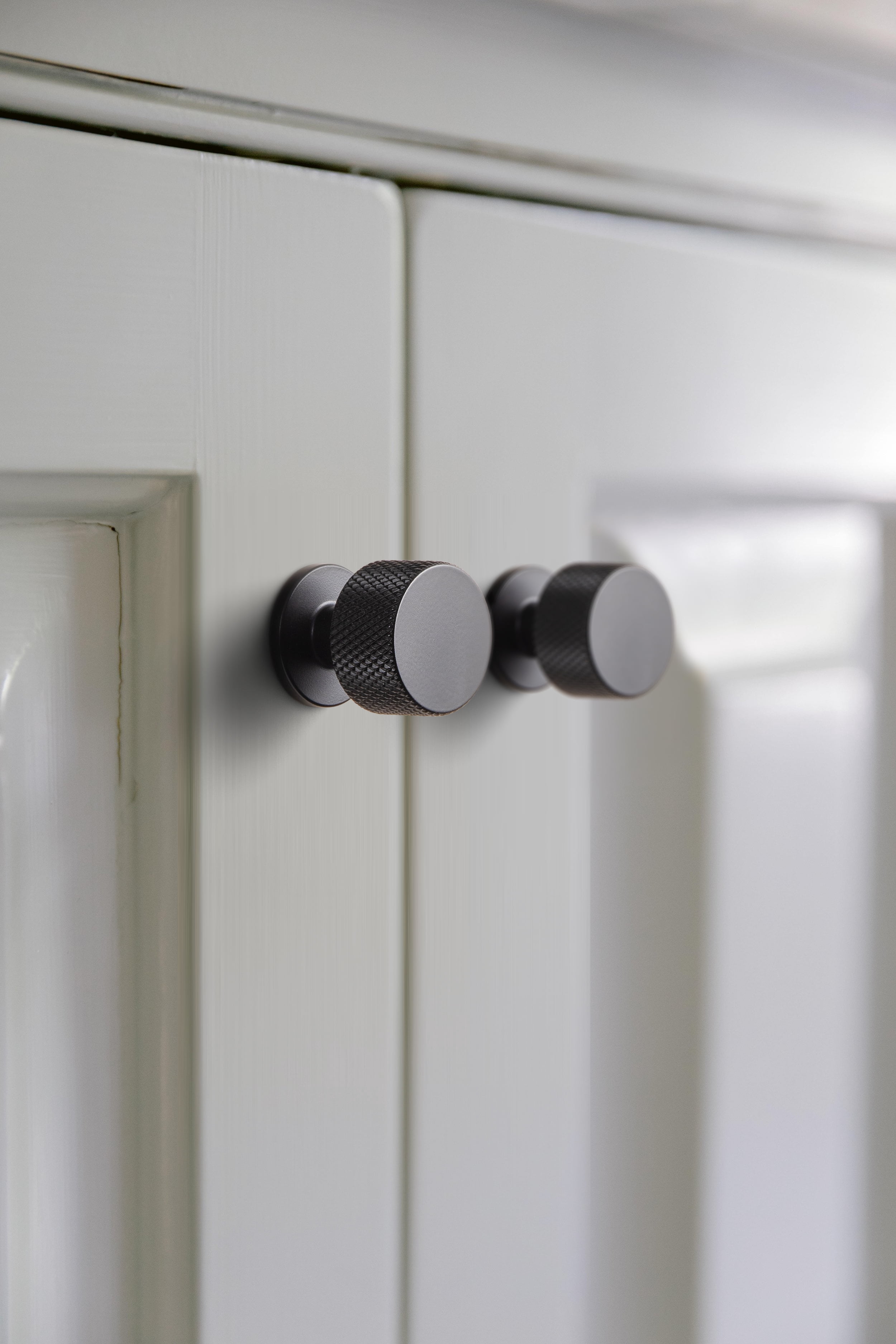 Goo-Ki 12 Pack Matte Black Zinc Alloy Cabinet Drawer Knob, Single Hole Knurled Decorations Cabinet Pull Hardware for Bedroom, Kitchen