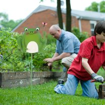 WHAMVOX 3pcs Green Metal Yard Frogs Garden Stakes for Outdoor Decor Durable Iron Frog Ornaments