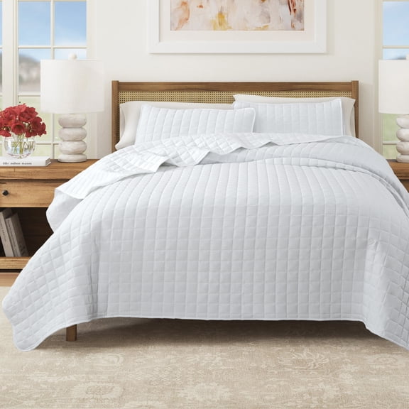 Solid Quilt Set - Lightweight, Soft, All-Season - 2-Piece Seersucker Bedding Set (Twin / Twin XL, White)