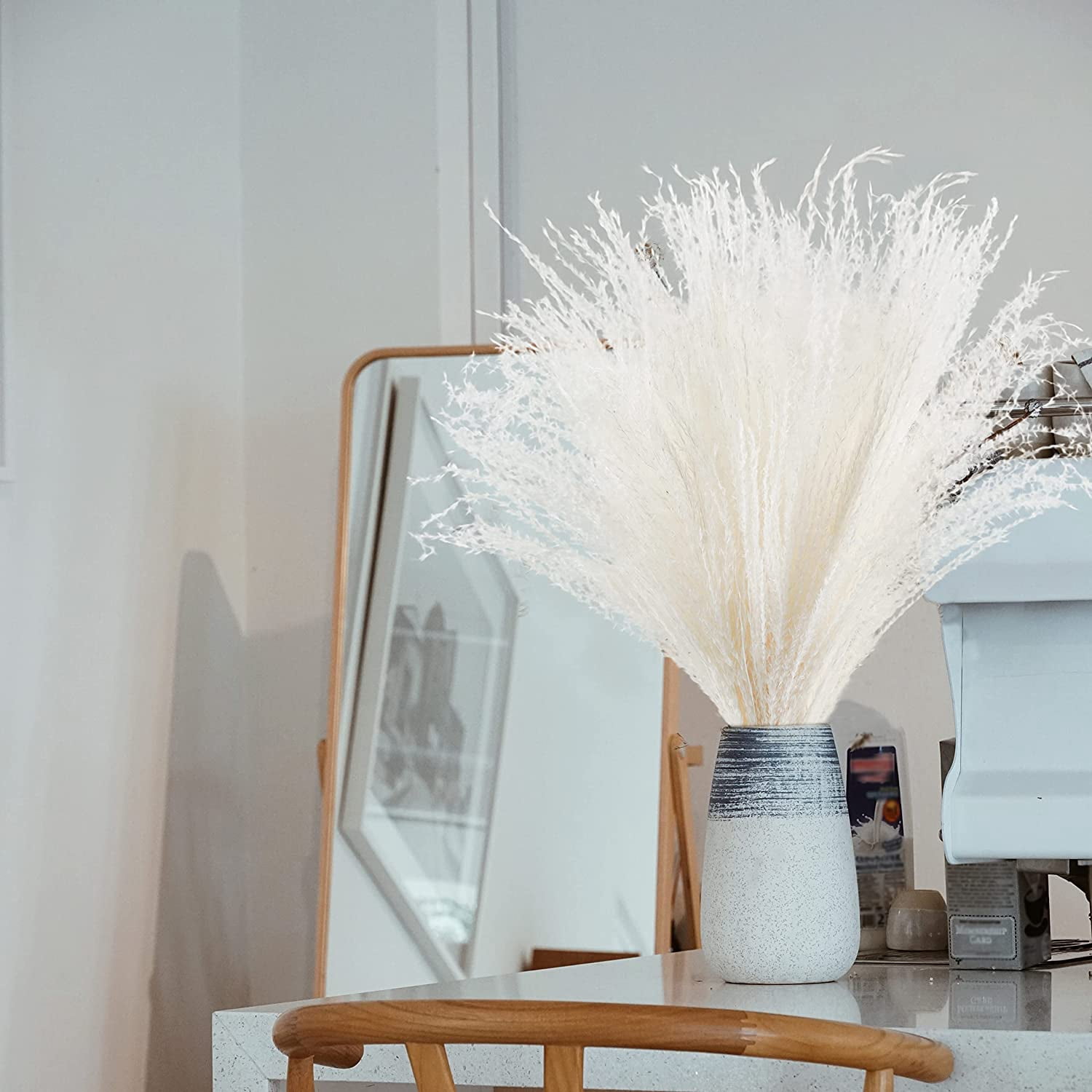 50Pcs Dried Pampas Grass Large Reed Plumes Natural Dried Flower Plants Phragmites Communis Bouquets Stems for Home Wedding Arrangements Vase Wreath Farmhouse Décor 17 Inch