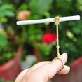 thumbnail image 2 of Naievear Soporte Anillo Ajustable Patrón de Flores Latón Rosa Cigarrillos para Fumar, 2 of 3
