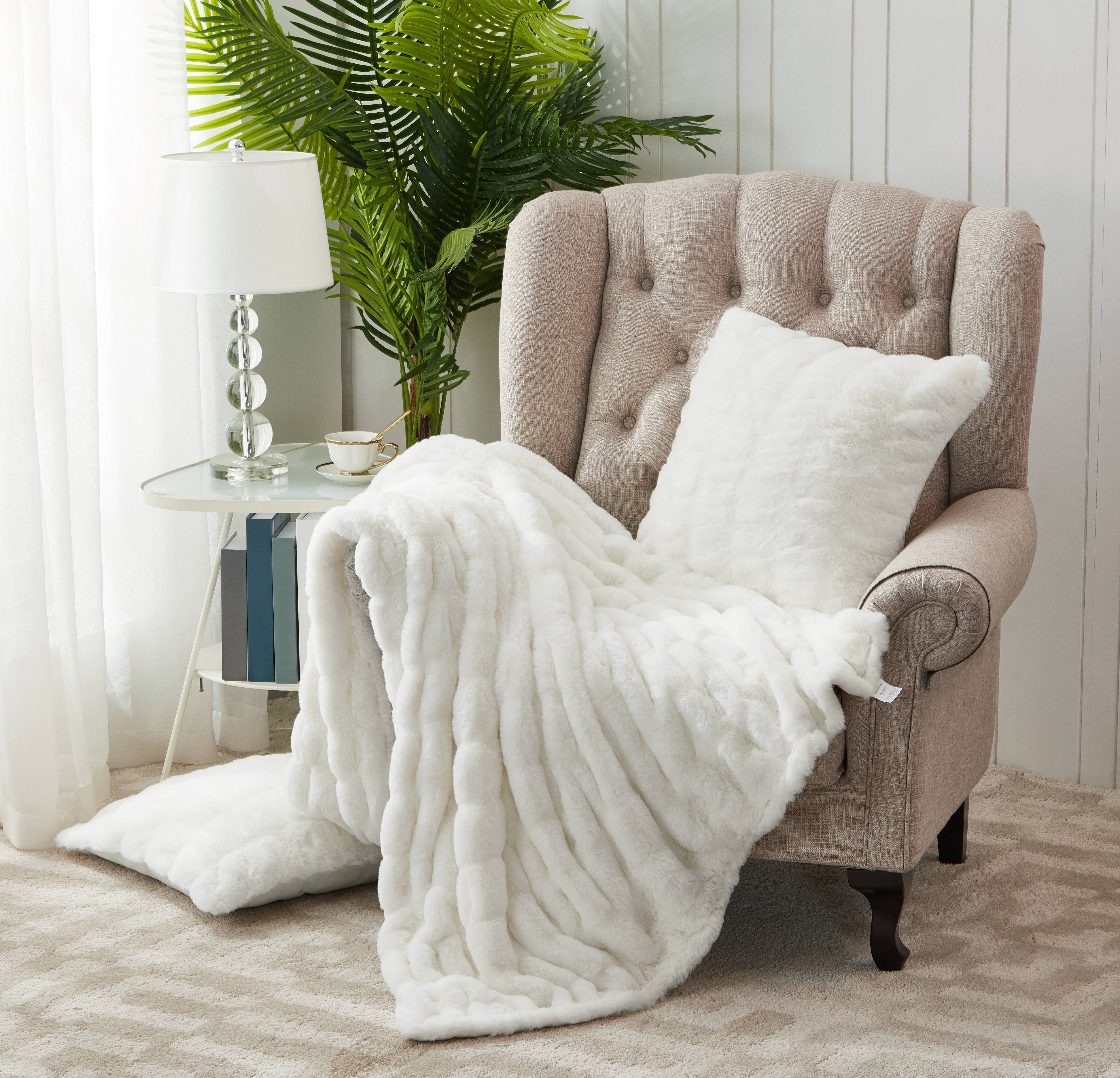 Home Soft Things Faux Fur Shar Pei Throw & Pillow Cover Combo - Cloud Dancer - 60" x 80"/20" x 20"