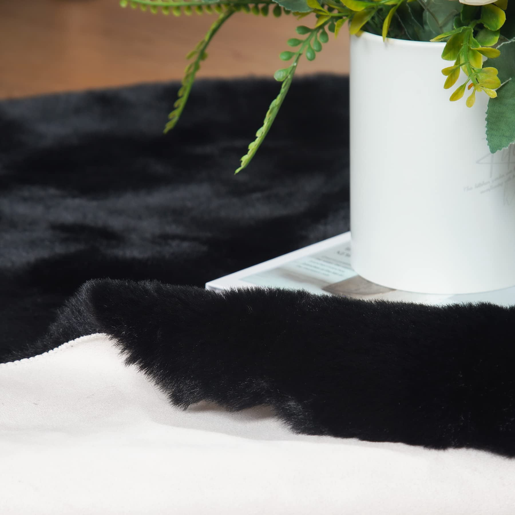 ORINOVA Black Round Fluffy Rugs For Bedroom Faux Rabbit Fuzzy Washable Fur Area Rugs For Living Room Small Circle Nursery Rug 4ft Cute Room D?cor