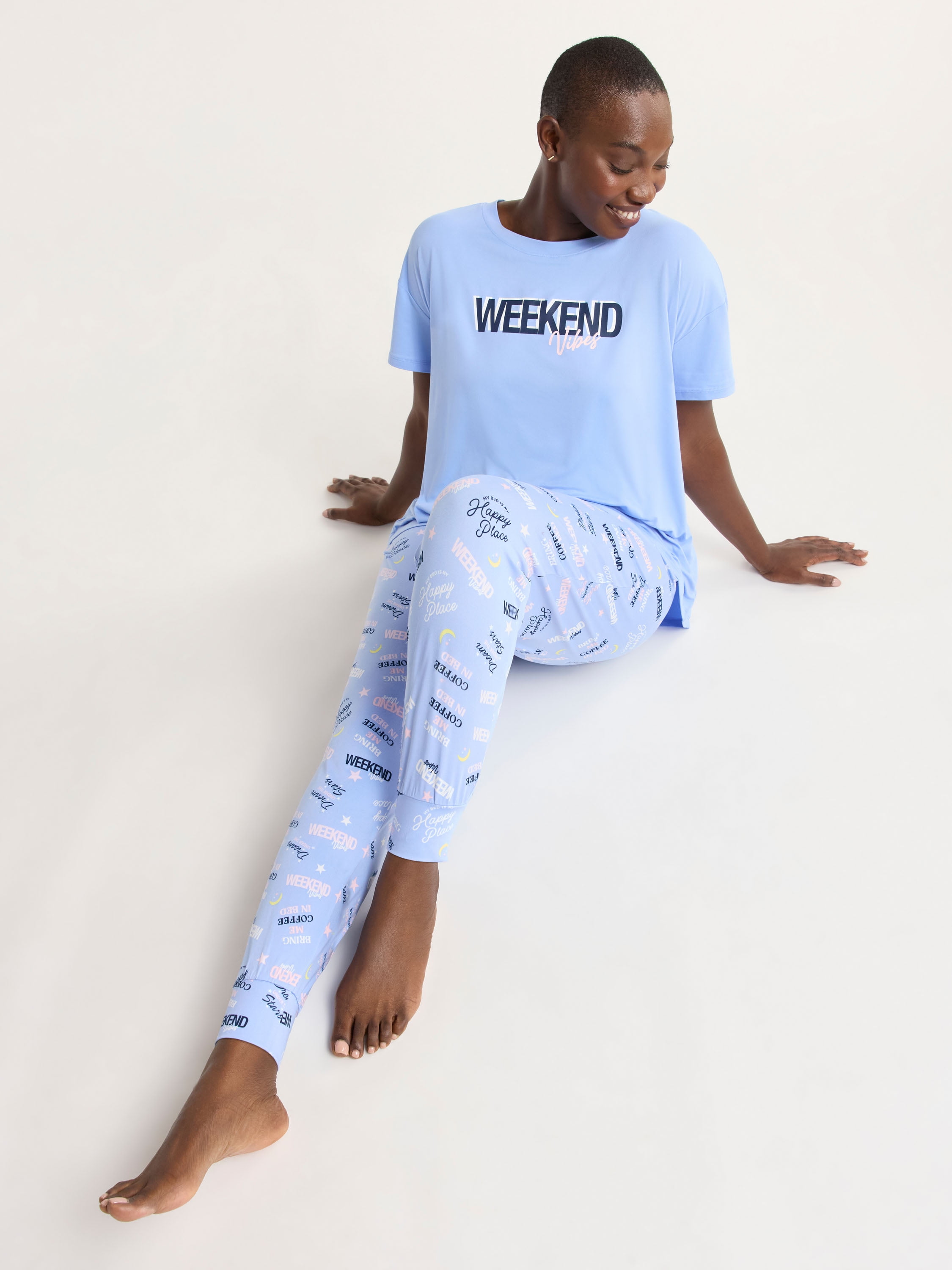 Joyspun Women's and Women’s Plus Sleep Tee and Joggers Pajama Set, 2-Piece, Sizes XS to 3X