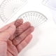 thumbnail image 4 of Juego de 100 Transportadores de Plástico para Medición de Ángulos, 4 Pulgadas, Transparentes, 180 Grados., 4 of 5