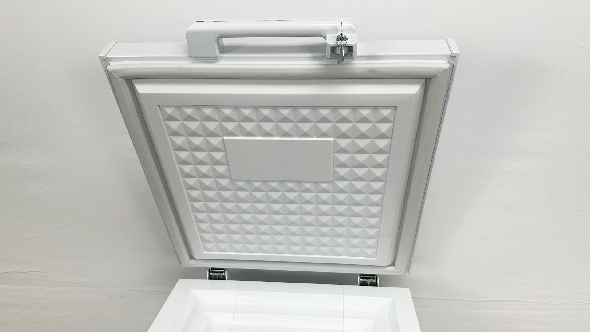 36 in. Laboratory Chest Freezer -122°F Ultra-Low Freezer NSF Certified