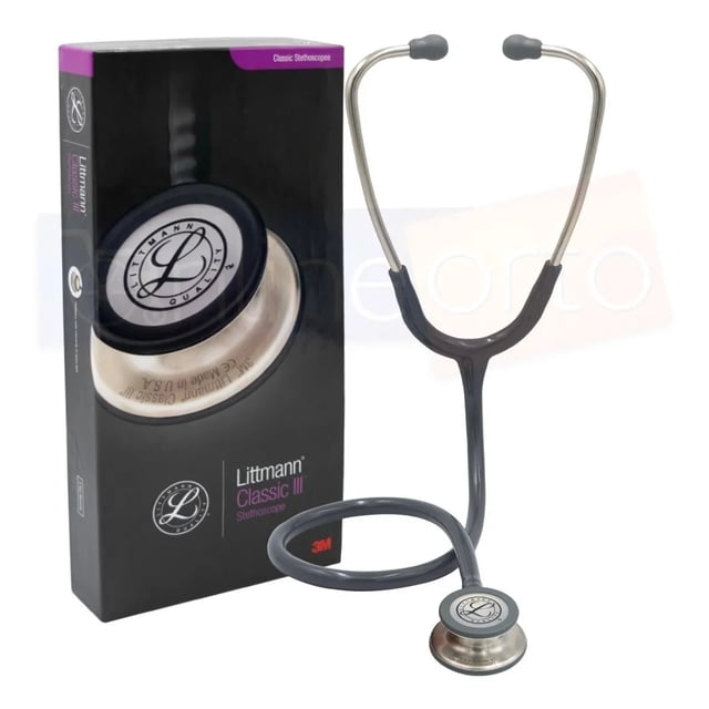 estetoscopio 3m littmann classic iii gris original con estuche, vista frontal del estetoscopio gris con campana de acero inoxidable doble cara y diafragma sintonizable; tubo de doble lumen gris, auriculares metálicos con puntas suaves y caja negra a la izquierda, adecuado para auscultación en adultos y pediatría en entornos no críticos.