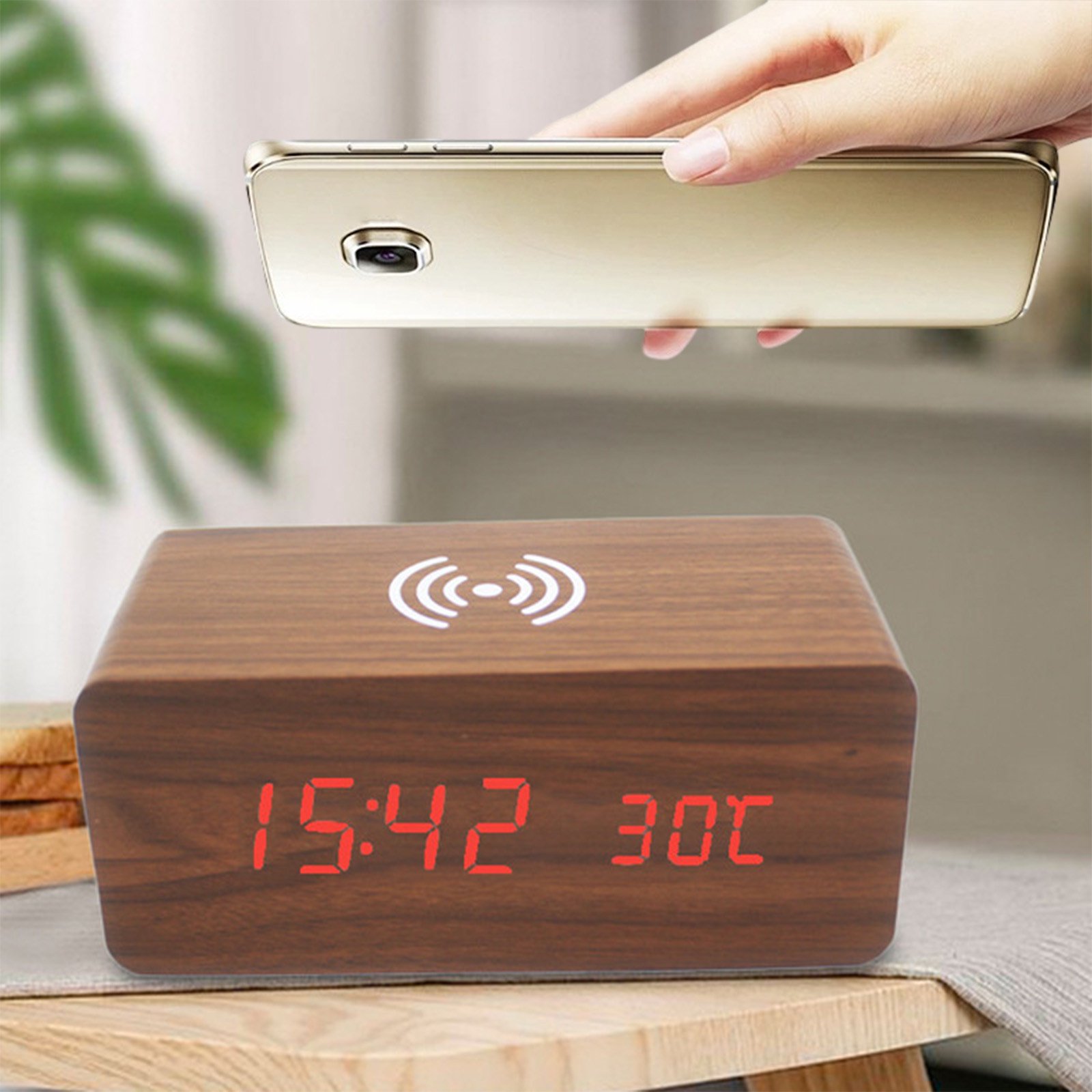Mother's Day Wooden Clock LED Digital Clock, Creative Wireless Charging Electronic Thermometer Alarm Clock, Dual Power Supply Voice Control Function, Smart Home Device for Mom’s Bedroom or Office