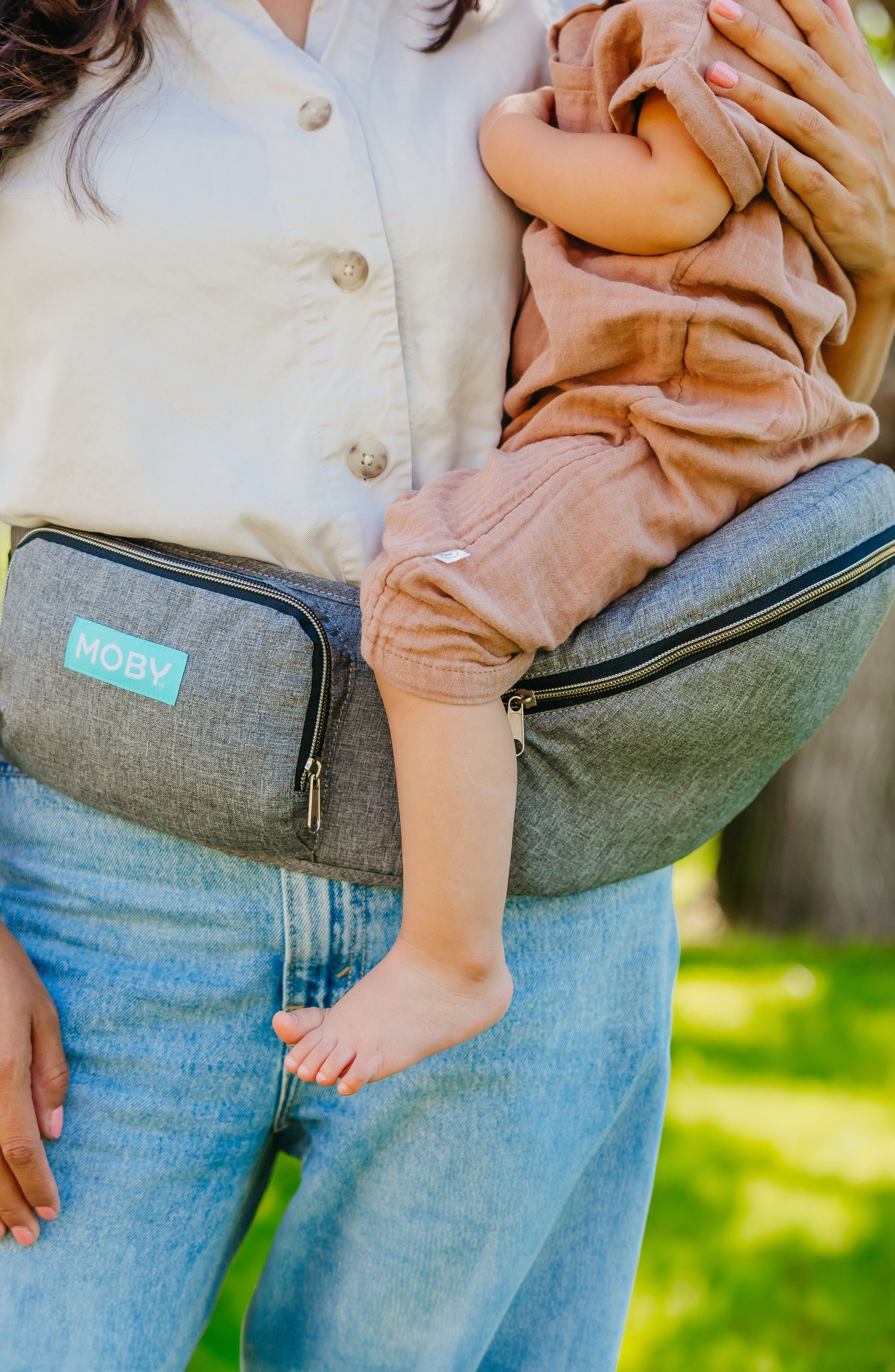 MOBY Wrap Hip Seat in Heather Grey
