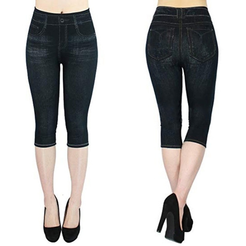 short jeans with leggings