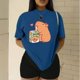 thumbnail image 3 of Playera Blusa Divertida De Capybara Tomando Jugo Ropa De Mujer Capibara Color Azul Talla Mediana Marca Emil SaEs, 3 of 4