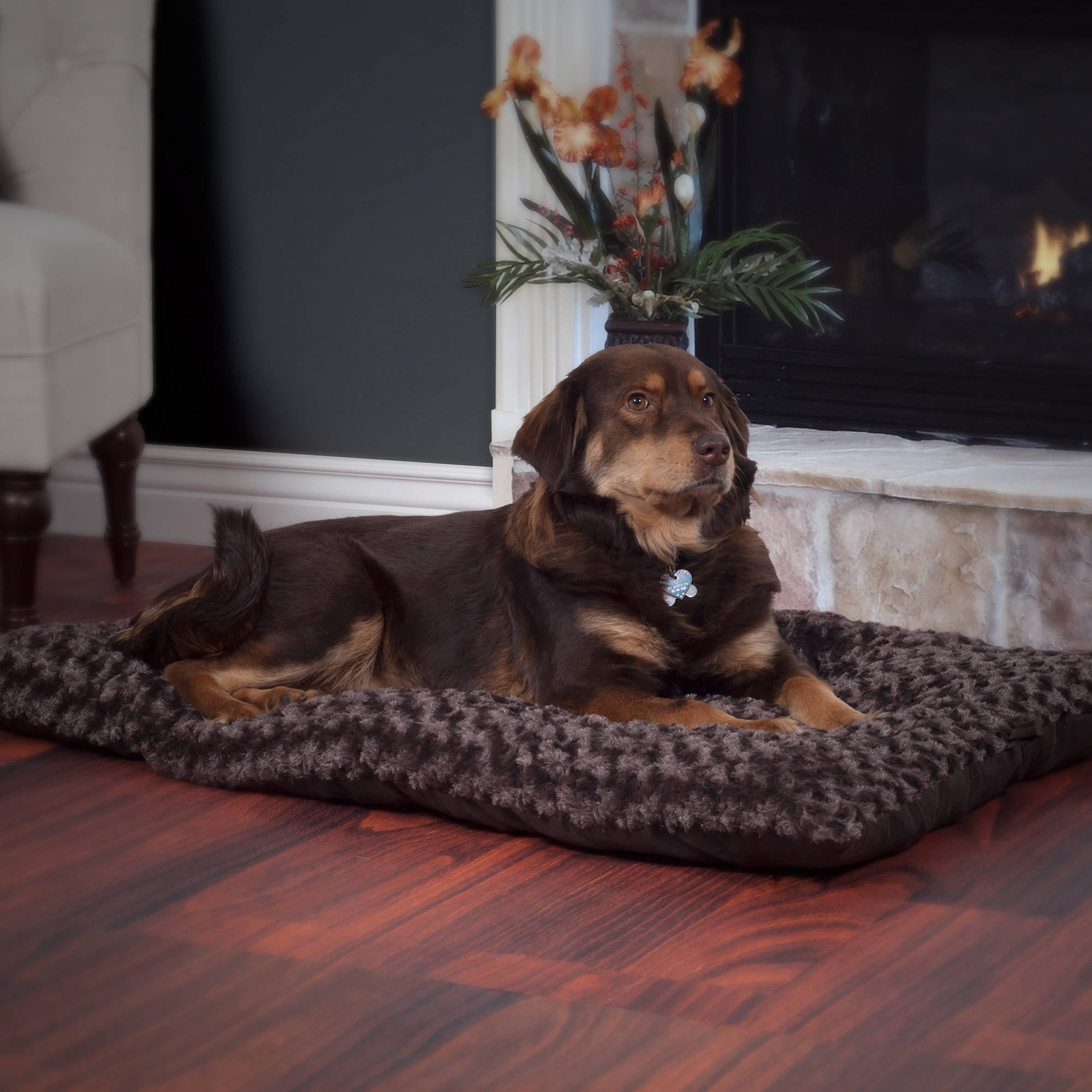 PETMAKER Lavish Cushion Pillow Furry Pet Bed, Medium