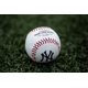 thumbnail image 5 of Pelota de Béisbol Rawlings MLB con Logo de Texas Rangers Blanca, 5 of 7