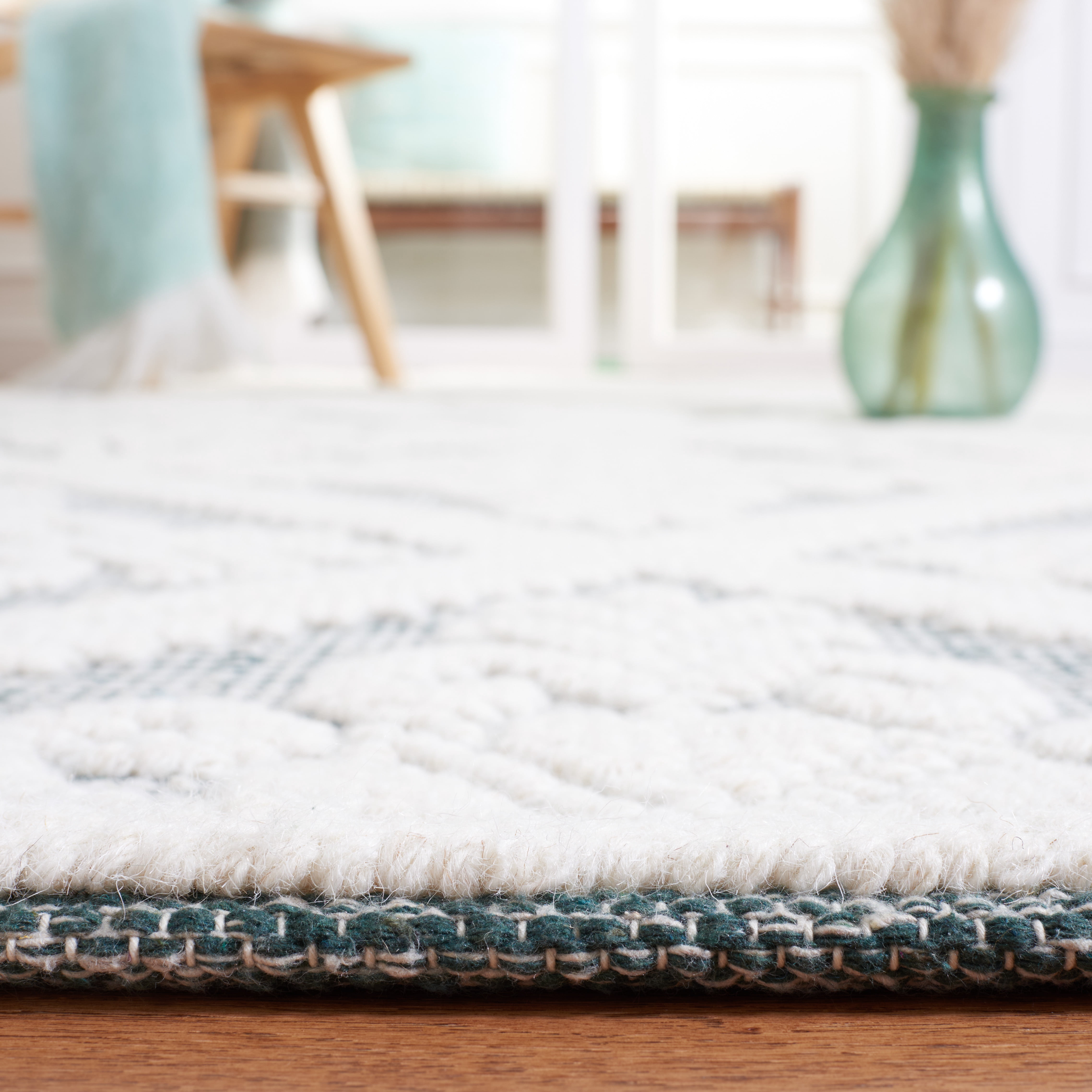 SAFAVIEH Vermont Trinity Floral Geometric Wool Area Rug, Ivory/Green, 6' x 6' Round