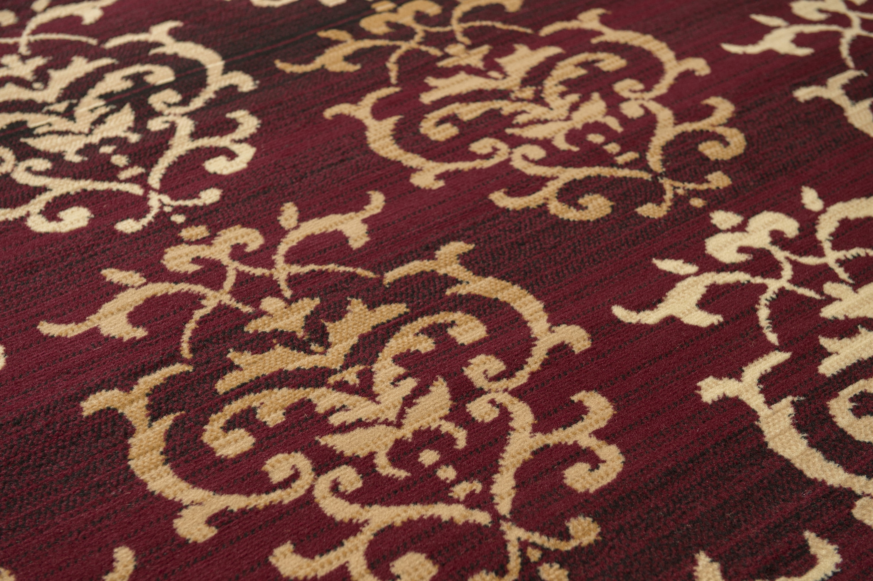 United Weavers Plaza Georgina Runner Rug, Medallion Pattern, Burgundy, 2'3 X 7'2"