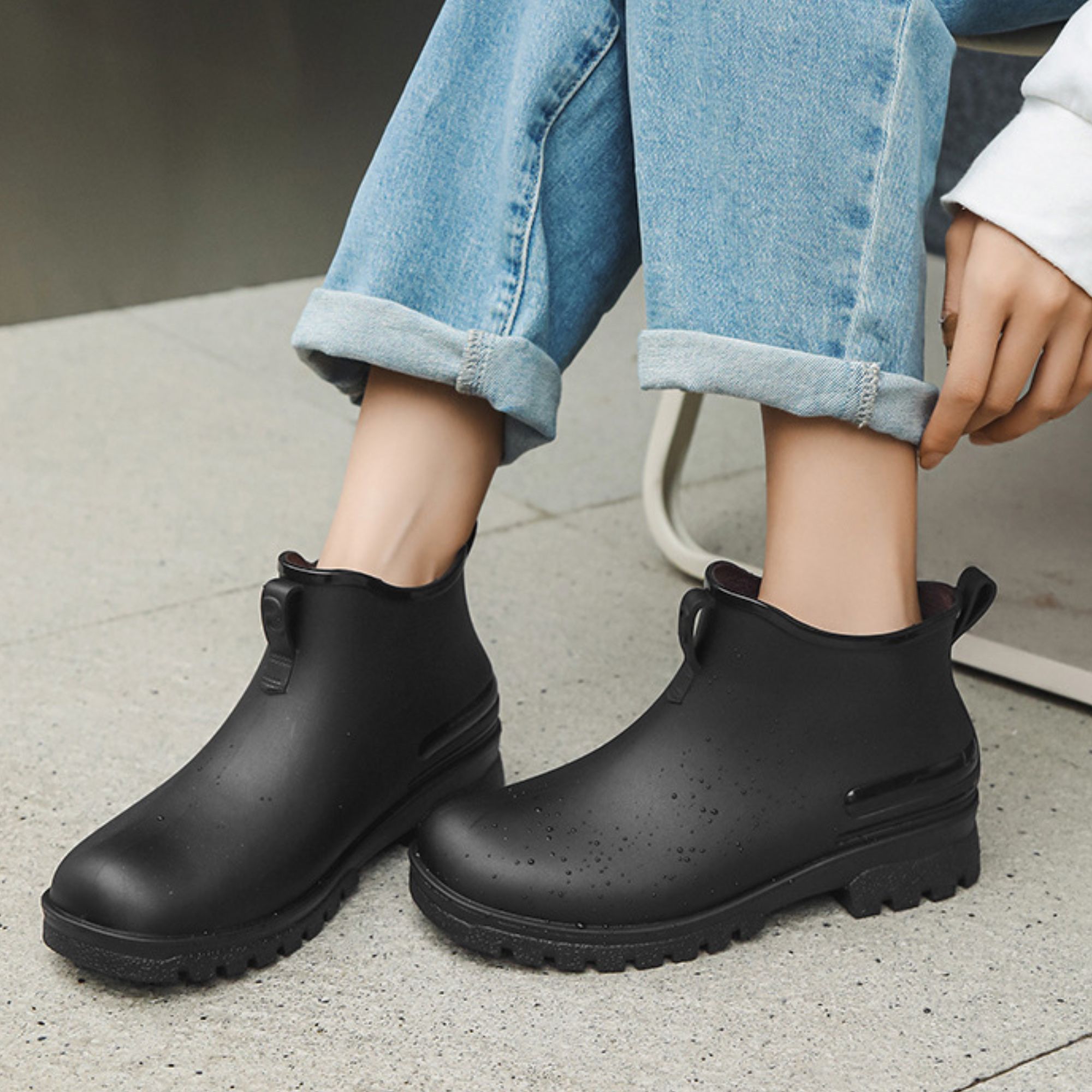 CHICVOMEY Women's Waterproof Chelsea Rain Boots Anti-Slip Work Boots for Gardening Fishing & Outdoor Ankle-Length Traction Sole Boots for Women & Men