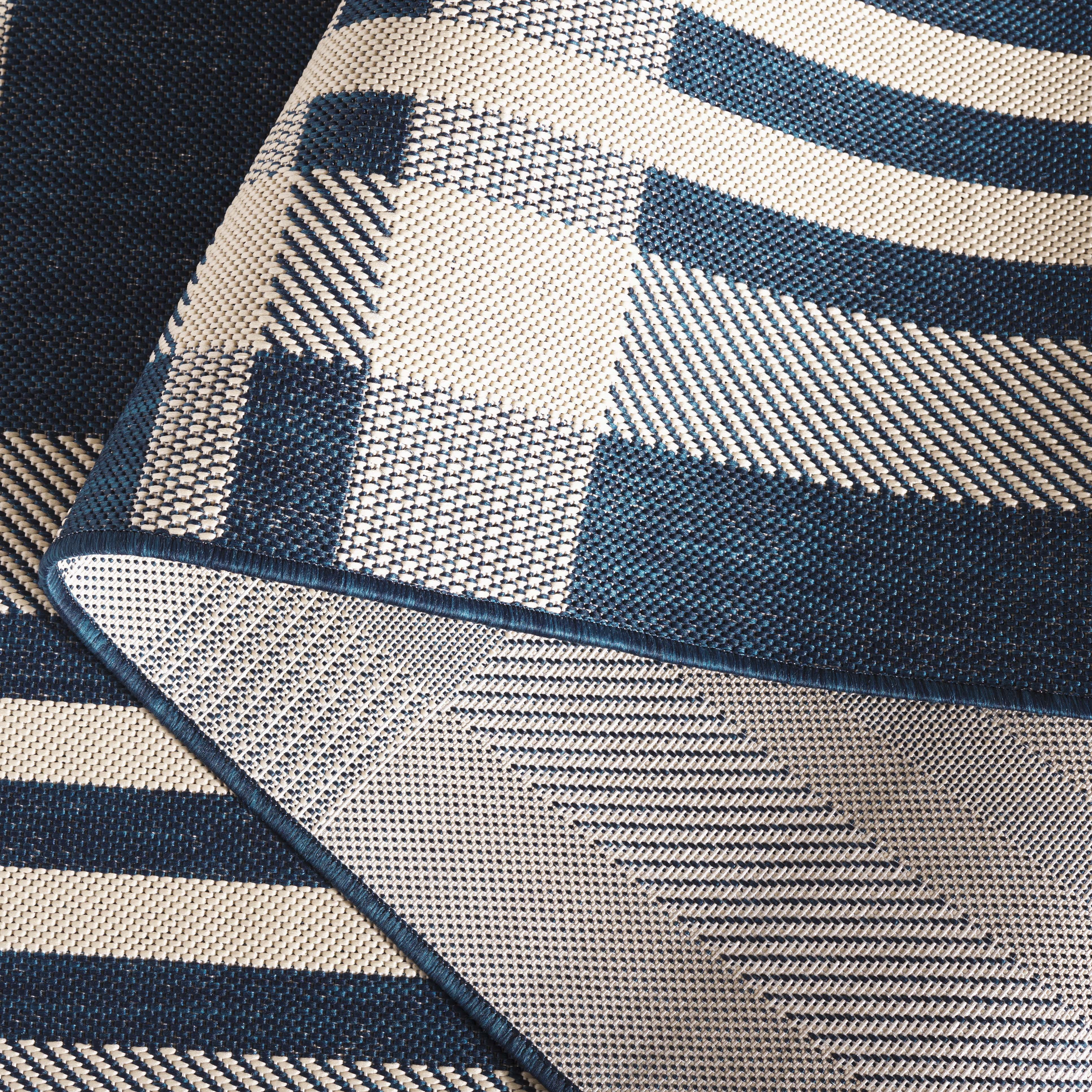 Safavieh Courtyard Benjamin Plaid Indoor/Outdoor Area Rug, Navy/Beige, 6'7" x 6'7" Square