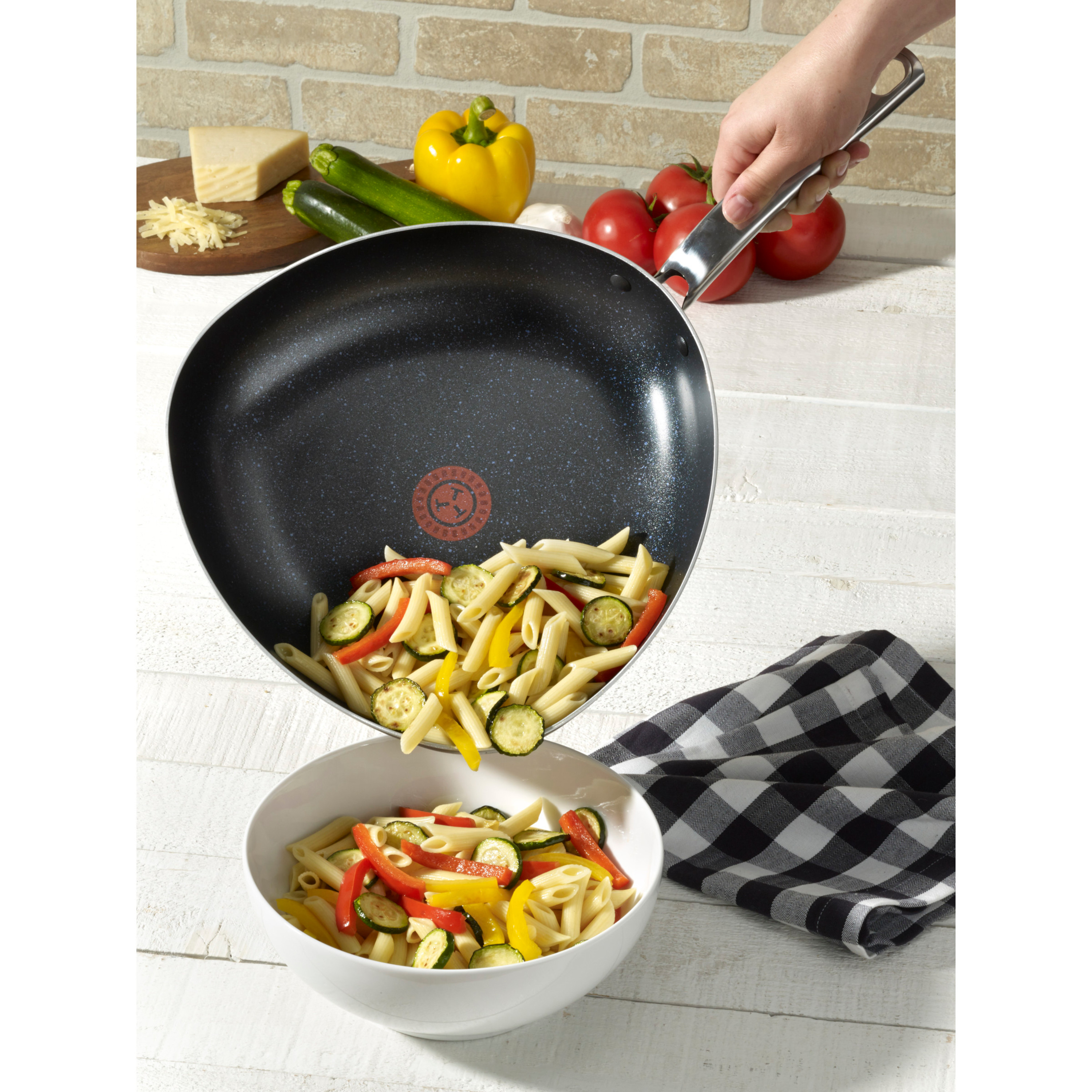 T-fal Headmaster 4 Quart Triangle Easy Pour Pan - image 5 of 6