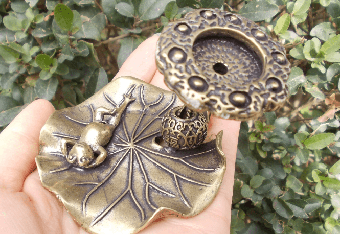 Vtgbrasslover Vtg Vintage  brass Lotus leaf leisurely frog statue incense Holder, ornaments , Statues Fortune meditation gift FengShui
