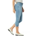 thumbnail image 4 of Levi Strauss Signature Women's and Women's Plus Mid Rise Capri Jeans, Sizes 2-28, 4 of 6