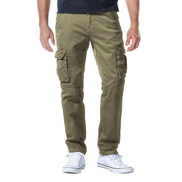 Los pantalones cargo combinan con ropa casual de trabajo al aire libre para hombres