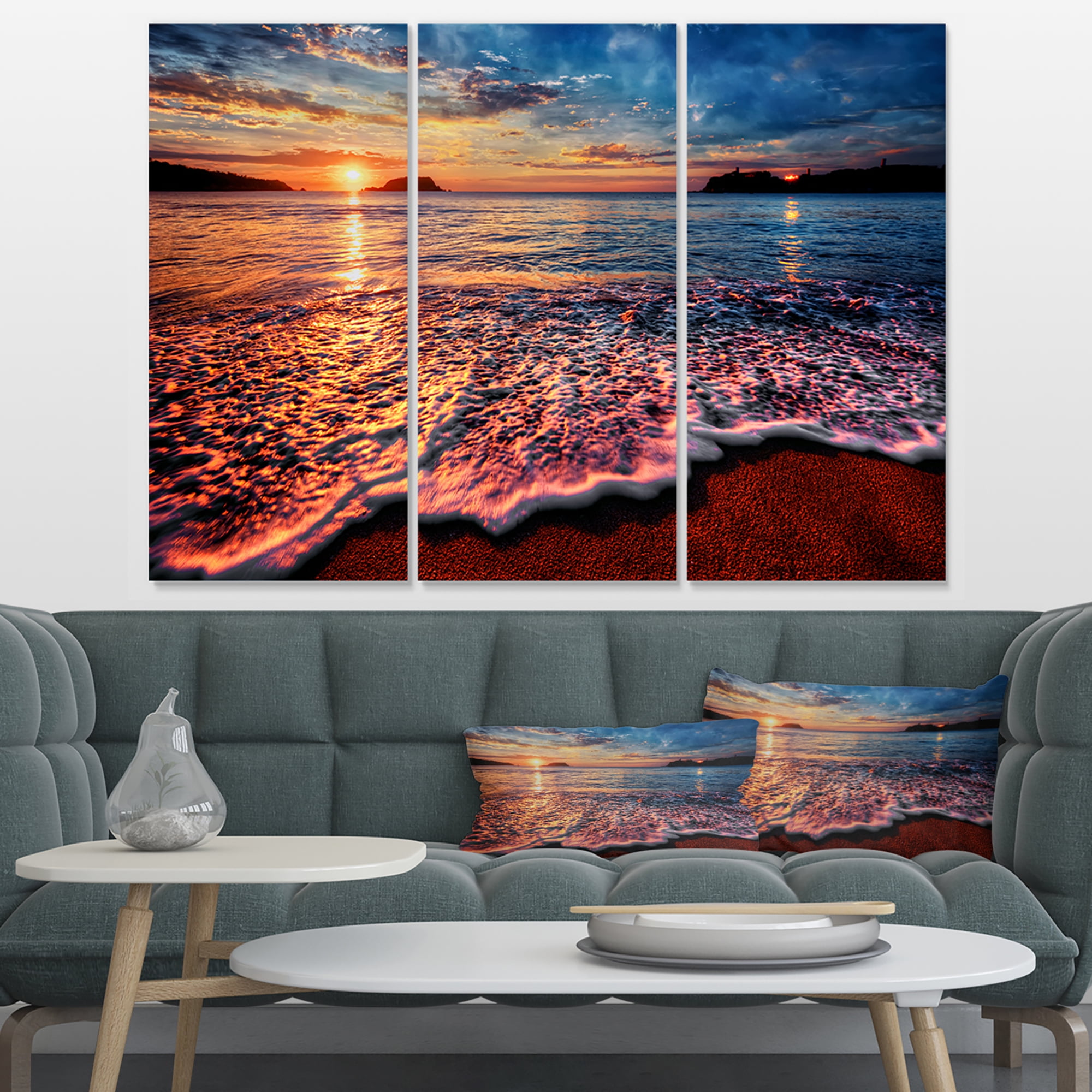 Designart 'Peaceful Evening Beach View ' Seascape Canvas Art Print