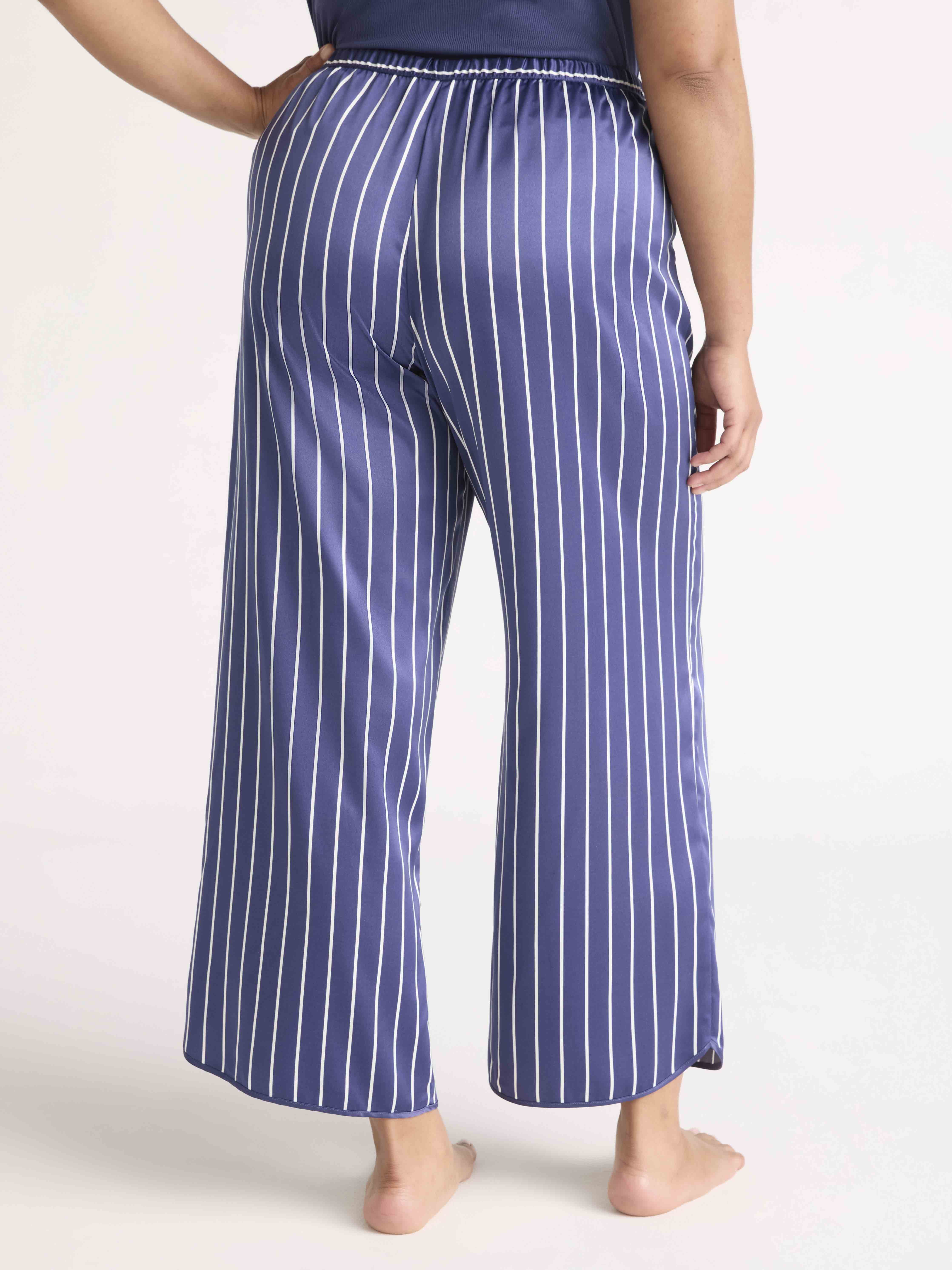 Joyspun Women’s Satin Pants, 28'' Inseam, Sizes XS-3X