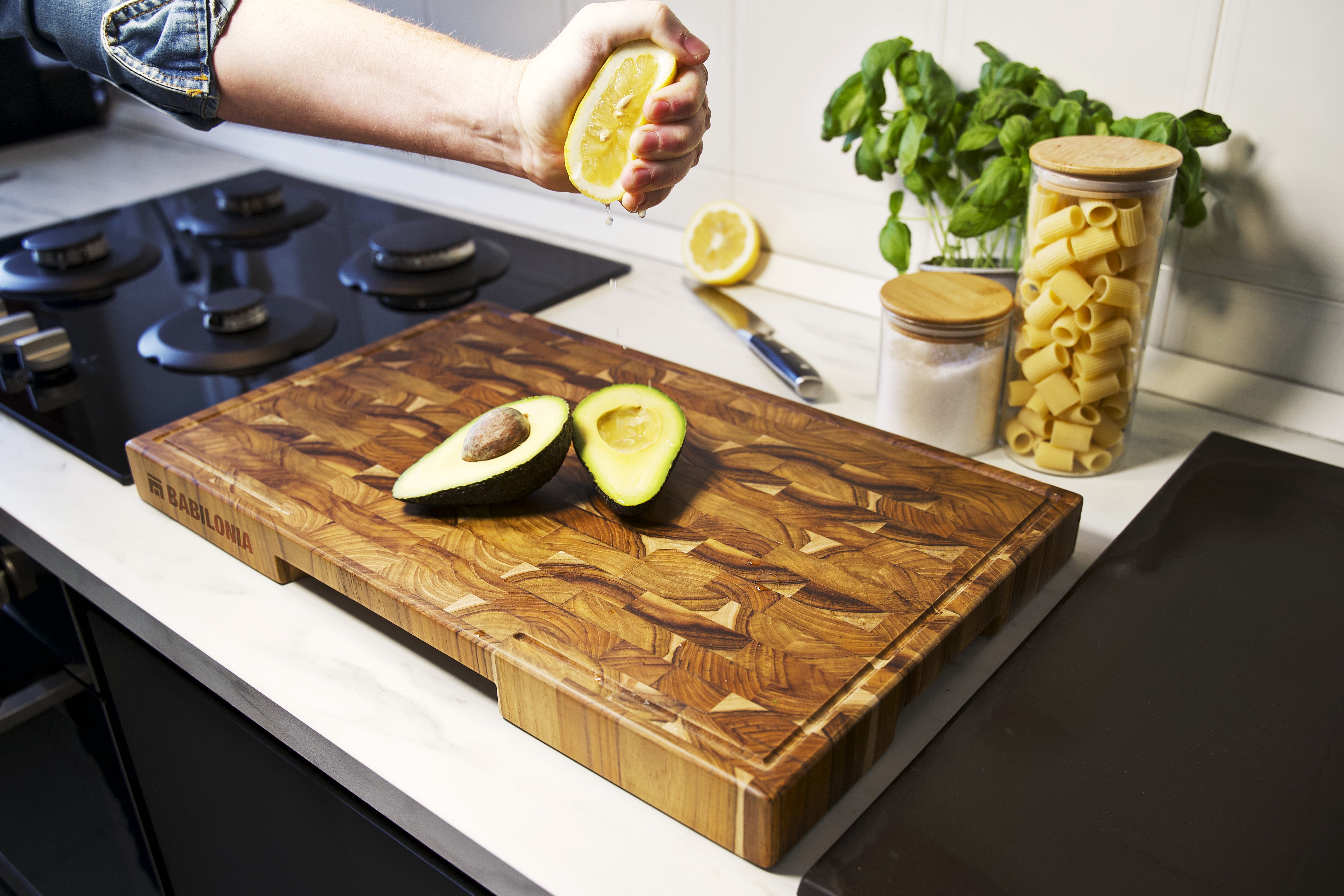 Babilonia Teak Cutting Board, 15.7 x 10.2 x 1.7 inch End Grain Wood Chopping Board with Juice Groove and Handle (Oil & Plate Included)